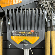 Load image into Gallery viewer, Fiskars Poly Shrub Rake